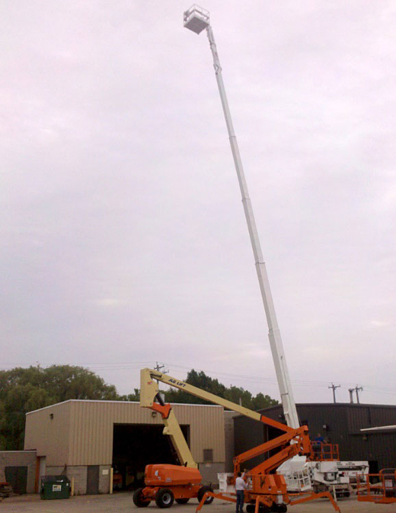 T135CR Boom Lift